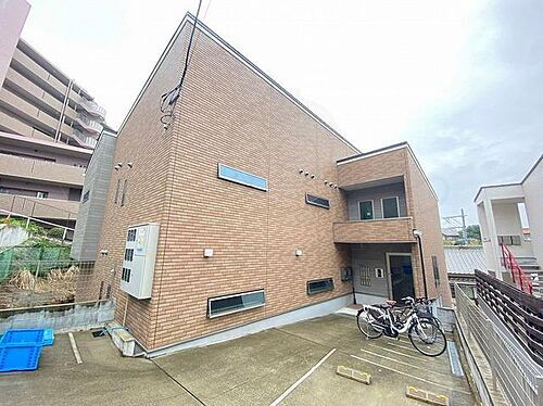 大阪府吹田市藤が丘町 2階建