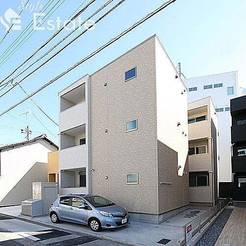 愛知県名古屋市中川区三ツ池町２丁目 3階建