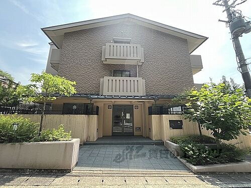 京都府京都市山科区日ノ岡朝田町 築25年6ヶ月 3階建