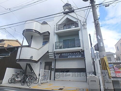 京都府京都市東山区本町新６丁目 築38年9ヶ月 3階建