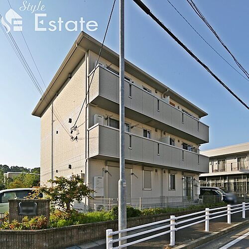 愛知県名古屋市名東区高針荒田 築16年1ヶ月 3階建