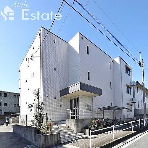 愛知県名古屋市名東区亀の井２丁目 築7年10ヶ月 3階建