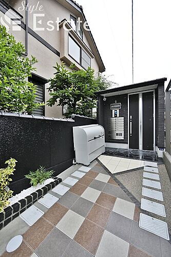 愛知県名古屋市千種区自由ケ丘１丁目  2階建