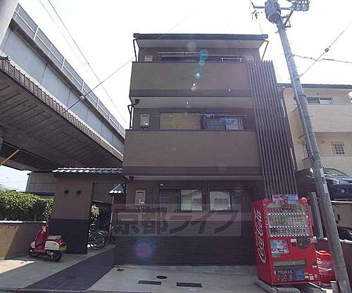 京都府京都市中京区西ノ京車坂町 築17年5ヶ月 3階建
