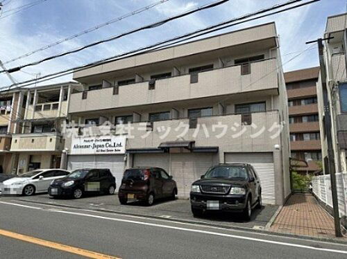 大阪府四條畷市中野本町 3階建