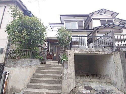 京都府亀岡市東つつじケ丘曙台２丁目 築49年1ヶ月 地上2階地下1階建