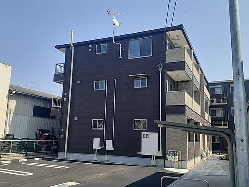 広島県広島市安佐南区祇園７丁目 3階建