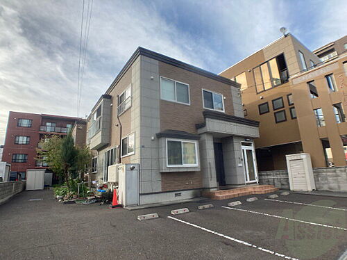 北海道札幌市北区新琴似八条１丁目 2階建