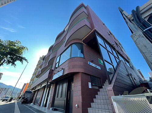 北海道札幌市中央区南十九条西１２丁目 4階建