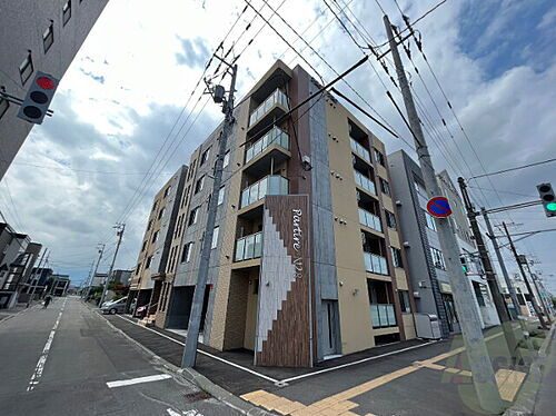 北海道札幌市北区北二十八条西５丁目 4階建 築2年10ヶ月
