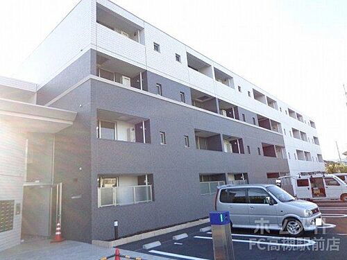 大阪府高槻市郡家新町 築8年5ヶ月 4階建