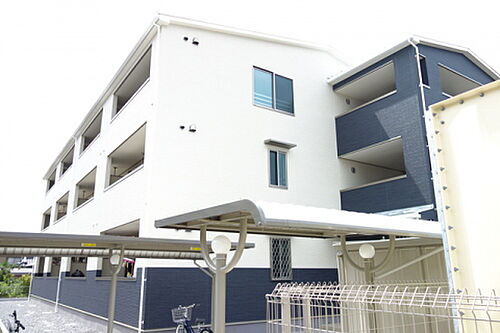 滋賀県東近江市沖野４丁目 3階建 築8年5ヶ月