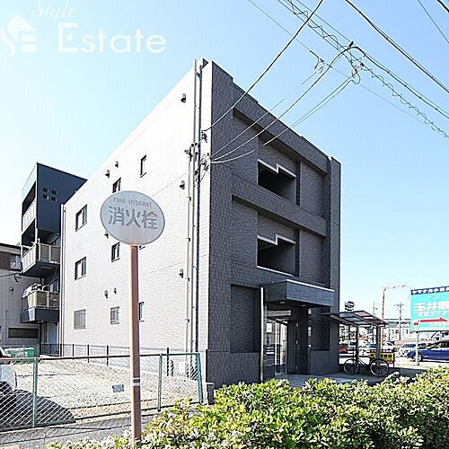 愛知県名古屋市西区中小田井４丁目 3階建 築18年9ヶ月