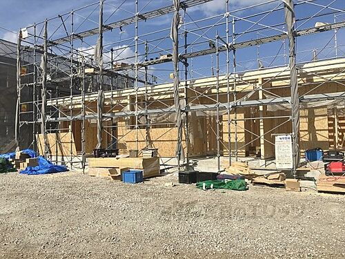 兵庫県丹波篠山市沢田  2階建