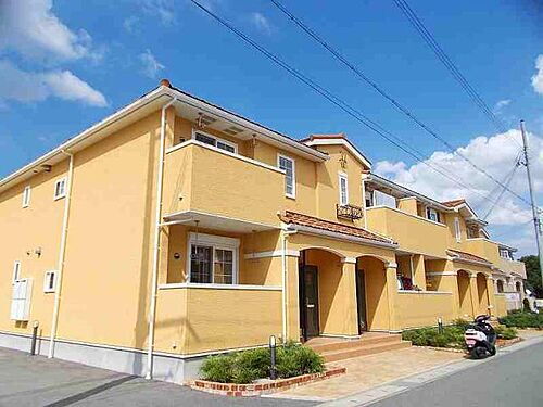 兵庫県小野市王子町 築15年9ヶ月 2階建