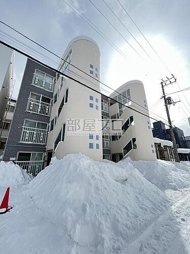 北海道札幌市豊平区平岸四条１３丁目 4階建 築34年11ヶ月