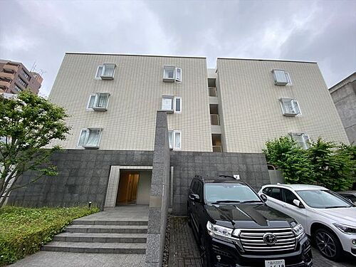 東京都新宿区市谷仲之町 5階建 築18年8ヶ月