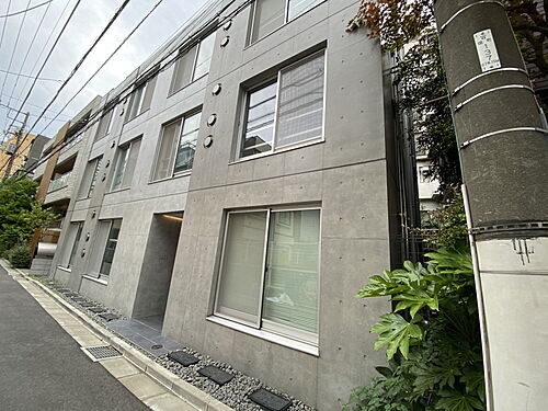 東京都新宿区荒木町 3階建 築3年6ヶ月