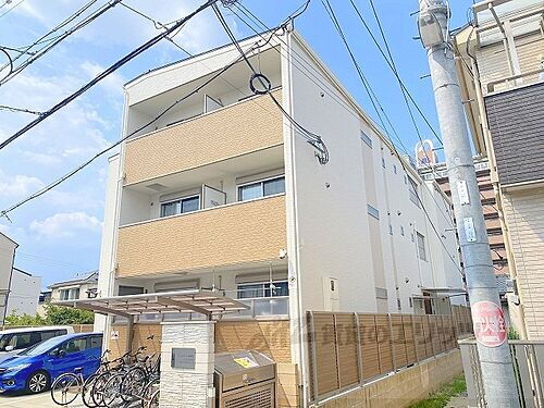 大阪府寝屋川市田井町 築3年10ヶ月 3階建