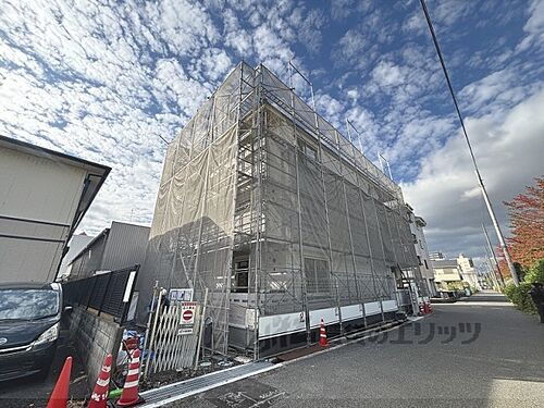 大阪府枚方市大垣内町３丁目  3階建