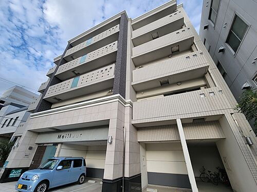 兵庫県姫路市安田４丁目 5階建