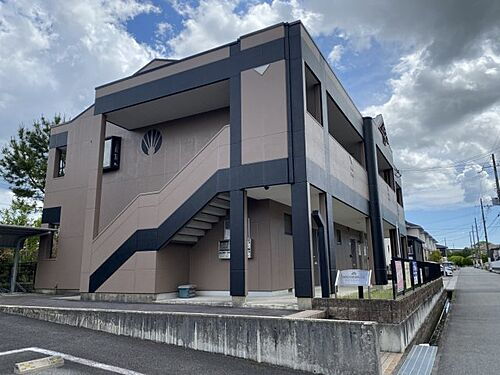 兵庫県加東市南山２丁目 2階建
