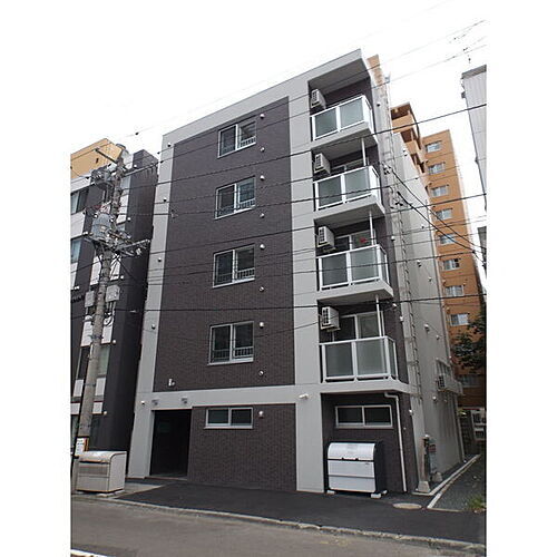 北海道札幌市中央区南三条西１２丁目 5階建 築8年2ヶ月