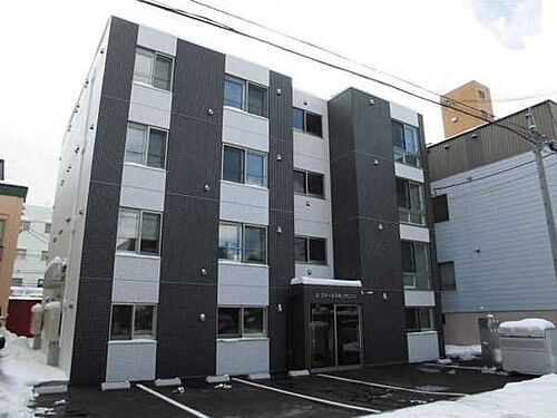 北海道札幌市豊平区平岸三条６丁目 4階建 築8年5ヶ月