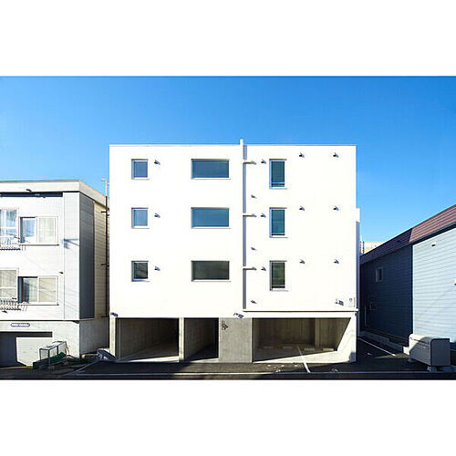 北海道札幌市豊平区中の島一条４丁目 4階建 築1年10ヶ月