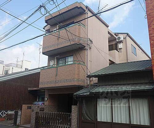 京都府京都市東山区本町８丁目 築30年9ヶ月 3階建
