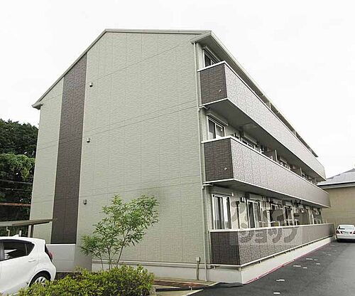 滋賀県大津市富士見台 築11年 3階建