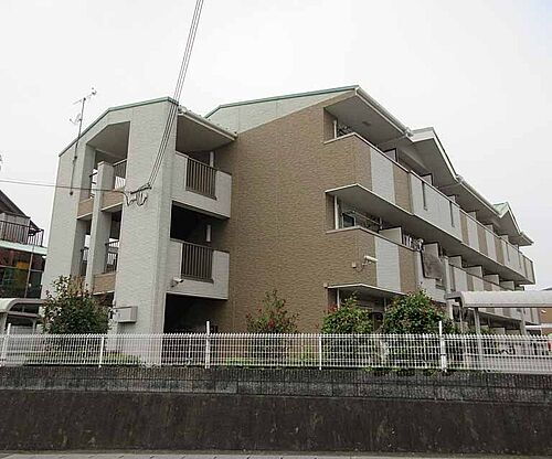 滋賀県大津市大将軍２丁目 築19年10ヶ月 3階建