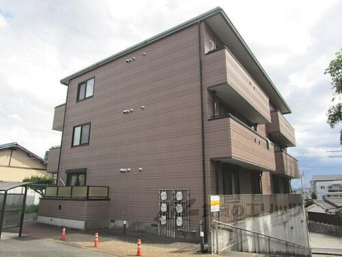 奈良県生駒市山崎町 築23年3ヶ月 3階建