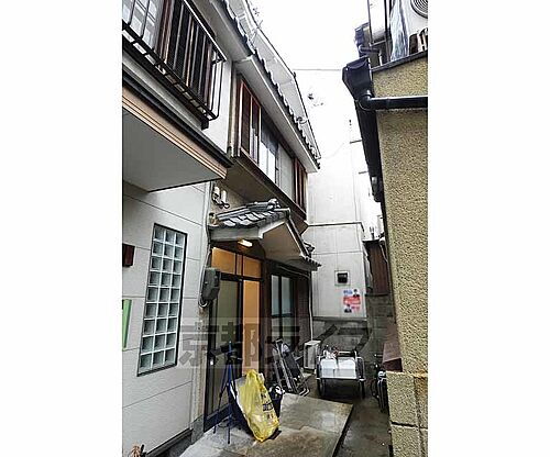 京都府京都市下京区西新屋敷上之町 2階建