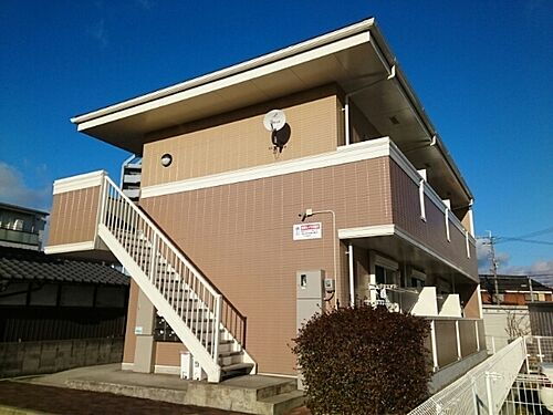 兵庫県姫路市飾磨区英賀保駅前町 2階建