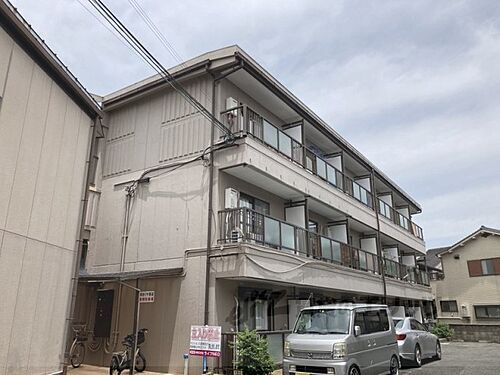 大阪府枚方市養父元町 3階建