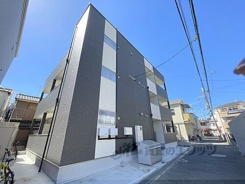 大阪府寝屋川市錦町 築2年9ヶ月 3階建