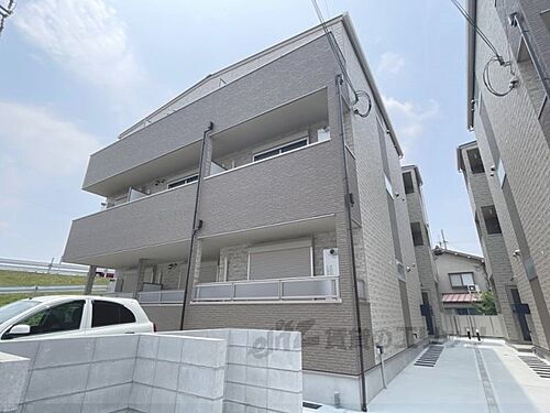 大阪府枚方市樋之上町 築1年未満 3階建
