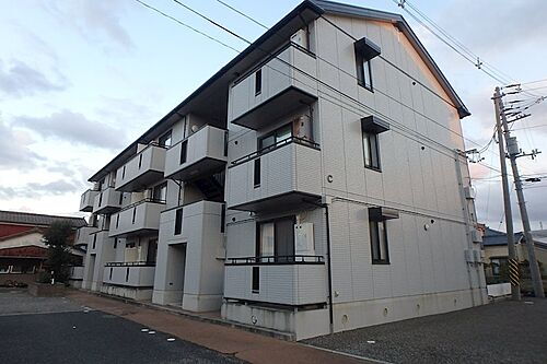 新潟県新潟市中央区新和４丁目 賃貸アパート