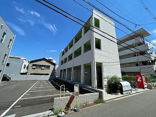 大阪府大阪市住吉区山之内１丁目 築7年1ヶ月 3階建