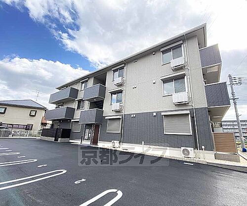 京都府京都市右京区嵯峨野芝野町  3階建