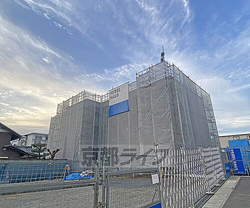 京都府京都市右京区嵯峨広沢南下馬野町 3階建 