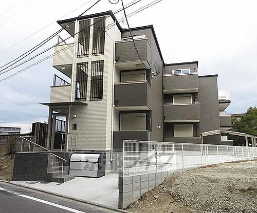 京都府京都市伏見区深草五反田町 築2年2ヶ月 3階建