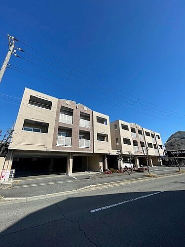 兵庫県加古川市平岡町一色 3階建 築24年6ヶ月