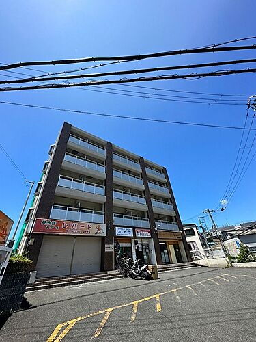 大阪府吹田市上山手町 6階建