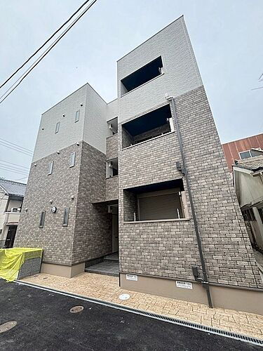 兵庫県尼崎市神田北通７丁目 3階建 