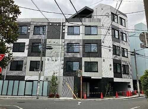 東京都世田谷区桜新町２丁目 5階建