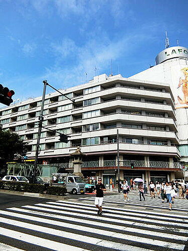 東京都渋谷区神宮前１丁目 地上7階地下1階建 築59年1ヶ月