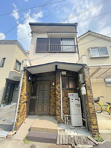 兵庫県西宮市笠屋町 2階建