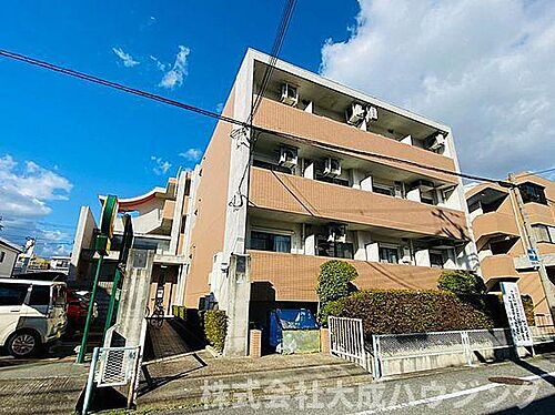 兵庫県西宮市中須佐町 3階建